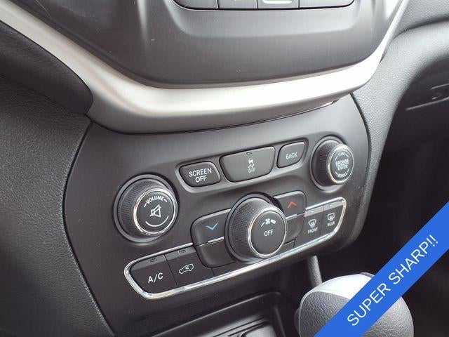 2017 Jeep Cherokee Sport