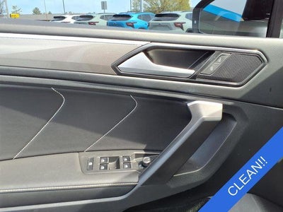 2023 Volkswagen Tiguan SE R-Line Black
