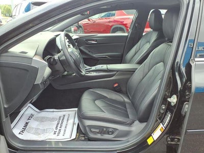 2021 Toyota Avalon Hybrid XLE