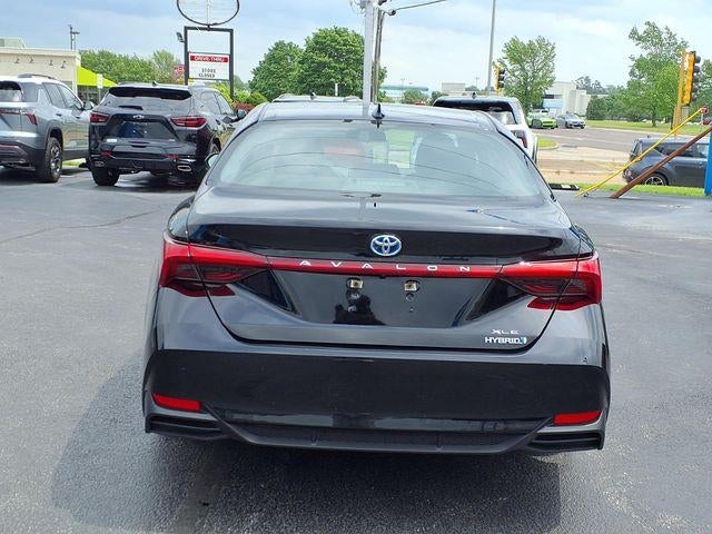 2021 Toyota Avalon Hybrid XLE