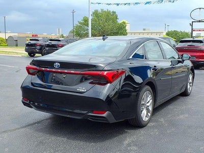 2021 Toyota Avalon Hybrid XLE