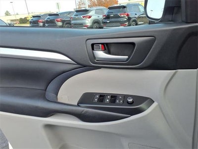 2019 Toyota Highlander SE