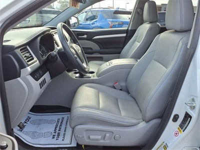 2019 Toyota Highlander SE