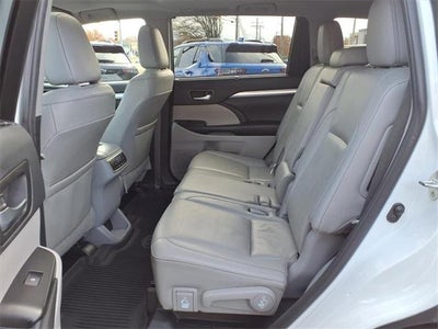 2019 Toyota Highlander SE