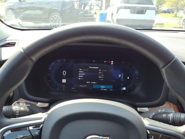 2024 Volvo S60 Plus Dark Theme