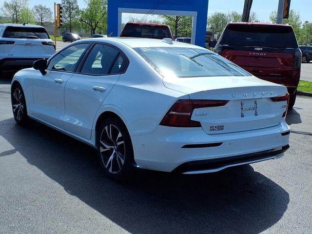 2024 Volvo S60 Plus Dark Theme