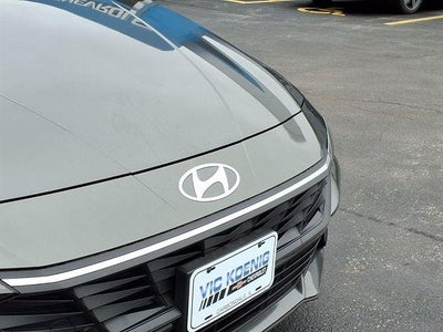 2024 Hyundai Elantra SE