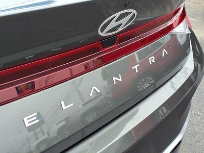 2024 Hyundai Elantra SE